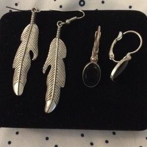 Lot of 2 sets of earrings metal feathers